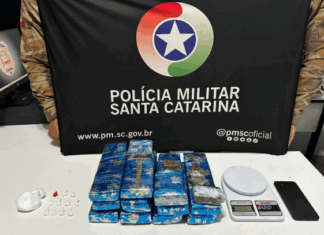 PM apreende mais de 8 quilos de maconha e cocaína durante ação em Chapecó