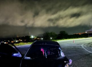 Acidente envolvendo carro e caminhão mobiliza bombeiros e PM em SC