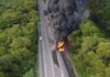 VÍDEO: Incêndio em caminhão mantém rodovia de Santa Catarina totalmente interditada