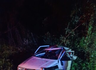 Colisão traseira na BR-282 deixa cinco feridos, incluindo três crianças