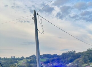 Homem ataca policiais durante cumprimento de mandado e é baleado no Oeste de SC