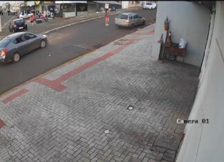 VÍDEO: Veja as últimas imagens da adolescente antes de desaparecer em Chapecó