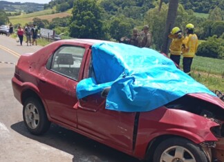 Colisão envolvendo três veículos deixa um morto e quatro feridos no Oeste de SC