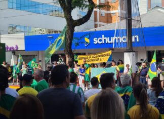 Acorda Brasil: manifestação em Chapecó apoia caminhada de Nikolas Ferreira