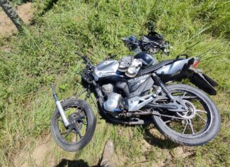 Motociclista fica gravemente ferido após colisão com trator em SC