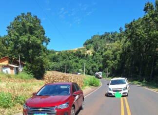 Veículo de Chapecó se envolve em acidente entre três veículos na SC-283