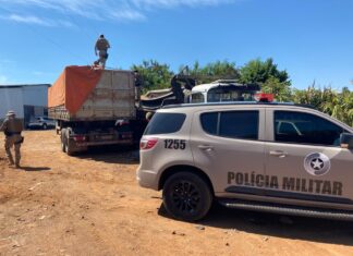 VÍDEO: Operação da PM intercepta carga de vinho e cigarro no Oeste Catarinense