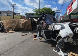 VÍDEO: “Amor do céu! Um caminhão capotou em cima de mim”, diz vítima em vídeo após acidente em Chapecó