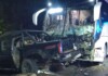 Grave acidente entre caminhonete e ônibus deixa dois mortos em SC