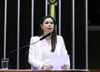 Carol De Toni terá reunião com Costa Neto e Jorginho para permanência no PL