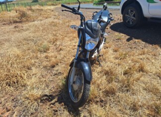 Motociclista fica gravemente ferido após sair da pista e tombar no Oeste de SC