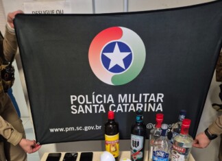 Operação integrada apreende bebidas adulteradas e arma de fogo