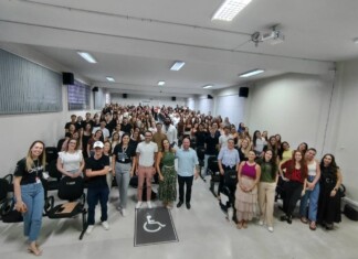 Curso de Odontologia da UCEFF Chapecó promove palestra de boas-vindas aos acadêmicos