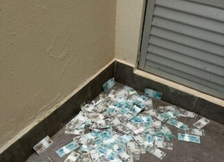 VÍDEO: Mala com dinheiro é jogada pela janela durante operação da PF em Santa Catarina; Assista