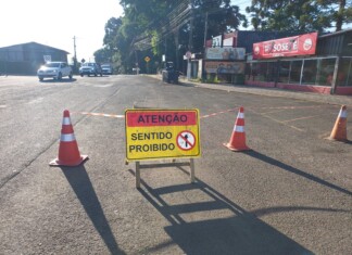 Prefeitura de Chapecó implanta mão única em rua devido às obras do Elevado