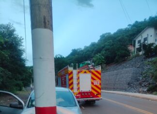 Colisão contra poste mobiliza Bombeiros na noite de sábado no Oeste de SC