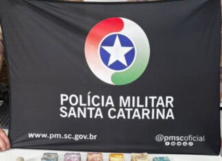 PM prende dupla e apreende mais de R$ 12 mil do tráfico em Chapecó