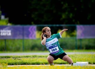 Com apenas 16 anos, Amanda de Vargas representa Chapecó em competição nacional de halterofilismo