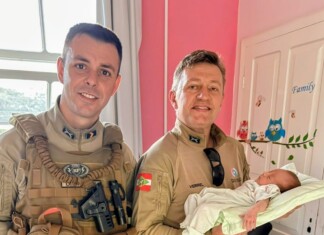 Policiais salvam bebê de 8 dias engasgado com leite materno no Oeste de SC