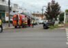 VÍDEO: Colisão entre carro e moto mobiliza Bombeiros em cruzamento de Chapecó