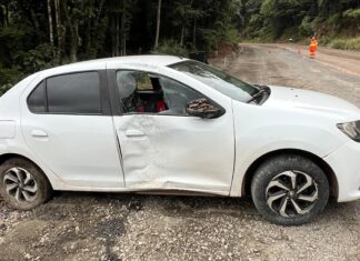 Motorista perde controle em trecho em obras e carro tomba na SC-283 no Oeste de SC