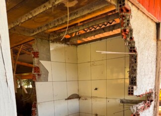 Idoso fica ferido após queda de muro no Oeste de SC