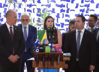 “Impeachmaço”: Carol De Toni protocola no STF pedidos de impeachment contra 16 ministros de Lula