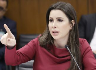 Deputada Carol de Toni deixa o PL após ser preterida na disputa ao Senado
