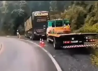 Ônibus do Musical Calmon se envolve em acidente na Serra de Monte Castelo