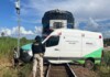 VÍDEO: Ambulância é arrastada por trem e deixa quatro feridos; Assista o momento do acidente