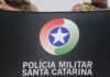 Homem é preso com revólver escondido atrás da geladeira em Chapecó