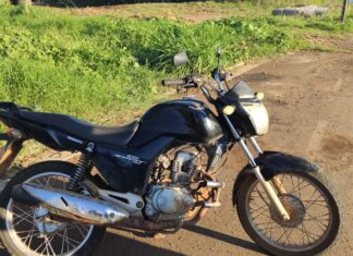 Polícia Civil recupera moto furtada de R$ 11 mil escondida em matagal