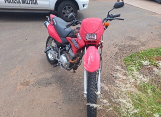 Motociclista embriagado fica gravemente ferido após colidir na traseira de carro no Oeste de SC