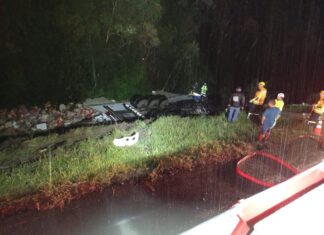 Grave acidente na BR-116 deixa caminhoneiro preso às ferragens em SC