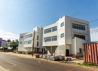 Obra do Centro Multiuso em bairro de Chapecó atinge 57% de execução