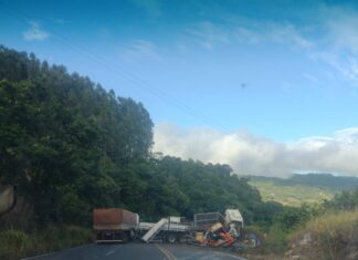 VÍDEO: Motorista perde controle de caminhão após falha nos freios em rodovia sentido Chapecó