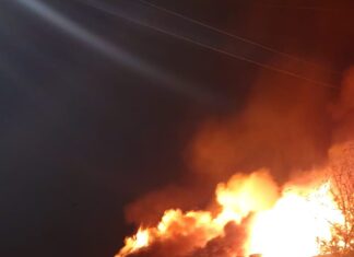 Grande parte de casa é destruída por incêndio no Oeste Catarinense