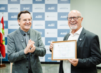 Dia histórico marca o reconhecimento à trajetória de Doacyr Balbinot na ALESC