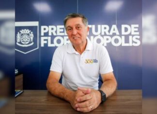 PSD adia reunião que poderia expulsar Topázio Neto e aumenta tensão política em SC