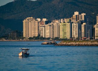 Dia do Trabalhador será de sol e calor em SC, mas frente fria muda o tempo no fim de semana