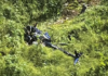 VÍDEO: Helicóptero cai durante decolagem e deixa quatro pessoas feridas