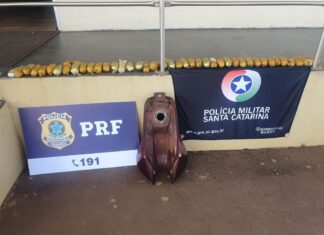 VÍDEO: Mais de 5 kg de cocaína são encontrados dentro de tanque de moto em Chapecó