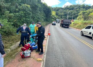 Detendo em trabalho externo é atropelado por caminhão e socorrido de helicóptero em Chapecó