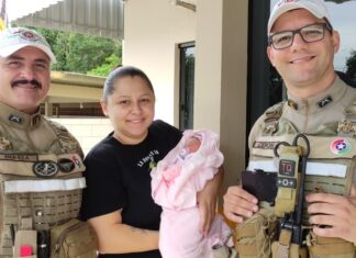 VÍDEO: Polícia Rodoviária salva bebê de apenas um dia após engasgamento em SC