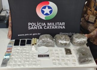 VÍDEO: Polícia apreende mais de 3 kg de skank e cocaína em operação contra o tráfico em Chapecó