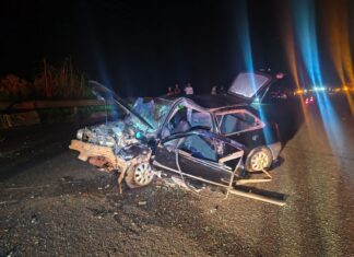 Acidente com dois carros mobiliza socorro e deixa 10 feridos no Oeste