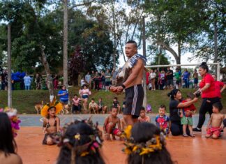 Cultura indígena ganha protagonismo em debate sobre crise climática em Chapecó