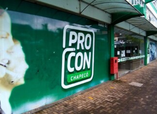Procon de Chapecó amplia atendimento e passa a funcionar sem fechar ao meio-dia