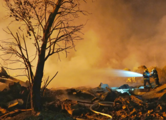 Acidente em fábrica de explosivos deixa 26 mortos e mobiliza grande operação de resgate