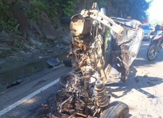 Carro capota após sair da pista e motorista é socorrida no Oeste catarinense